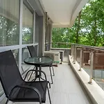 アパート Aparthotel Primorsko プリモルスコ